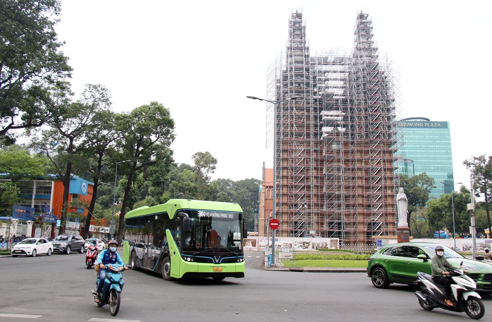Ciudad Ho Chi Minh experimenta cinco rutas de autobuses electricos hinh anh 1