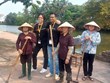 Antigua aldea de Duong Lam encanta a turistas con experiencias agrícolas