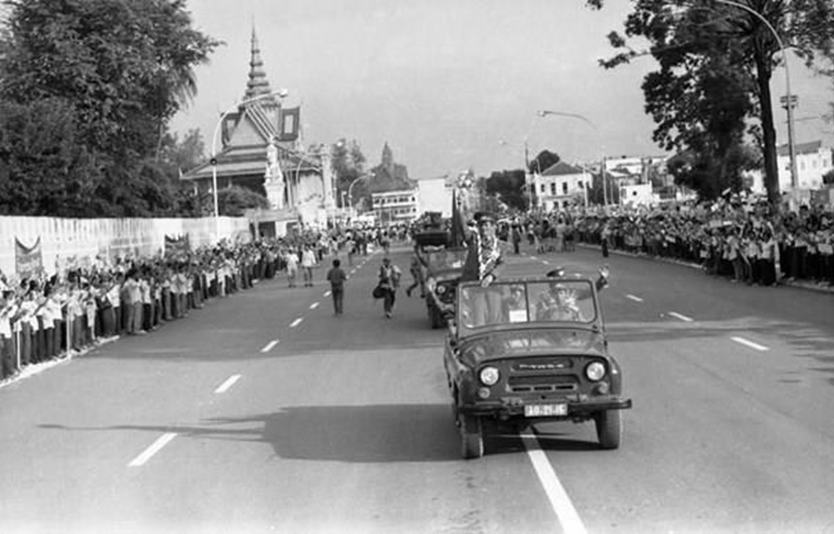 Conmemoran 30 años del cumplimiento de combatientes vietnamitas misión internacional en Camboya