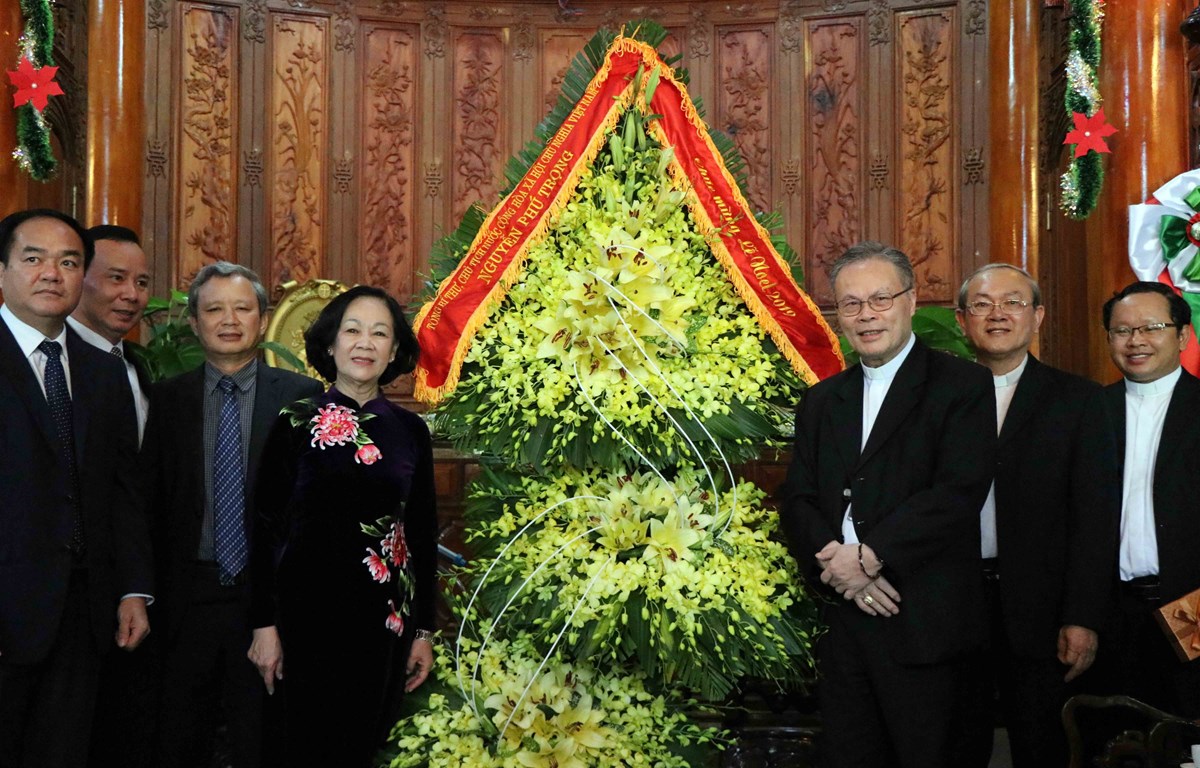 Dirigentes de Vietnam felicitan a católicos en ocasión de Navidad