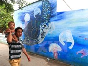 [Fotos] Pinturas murales ayudan a mejorar conciencia pública en isla vietnamitas 