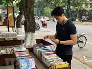 [Video] Librería gratis de una anciana hanoyense atrae atención de los jóvenes 