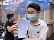 Alumnos vietnamitas terminan examen de graduación de bachillerato