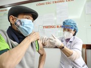 Tasa de vacunación contra COVID-19 en Vietnam entre seis primeras del mundo