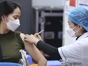 Aceleran campaña de vacunación de primavera contra el COVID-19 en Vietnam