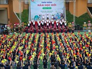 Alumnos asisten a apertura de nuevo curso escolar en Hanoi
