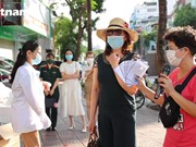 Pobladores de Hanoi se solidarizan en medio de dificultades por el COVID-19