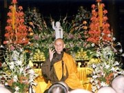 Seguidores budistas vietnamitas lloran muerte del maestro zen Thich Nhat Hanh