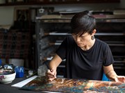 Pintora japonesa se enamora de la laca vietnamita