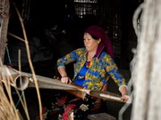 Preservan tejido único de lino de la minoría etnica Mong en Ha Giang