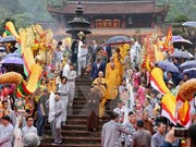 Visitar pagodas en el año nuevo lunar, bella tradición del pueblo vietnamita 