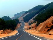 [Fotos] Abrirán al tráfico autopista en el centro de Vietnam 