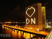 [Foto] Da Nang ilumina imagen del corazón para alentar esfuerzos conjuntos en lucha contra COVID-19