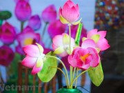 Aldea de oficio de flores de papel de Thanh Tien por presevar técnicas tradicionales
