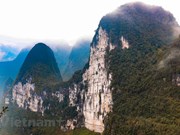 Visión de “acantilados de dios” impresiona a turistas en Vietnam