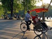 Triciclo, atracción turística de la capital de Hanoi