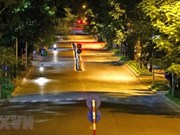 Calles de Hanoi tranquillas en la noche durante el distanciamiento social por el COVID-19