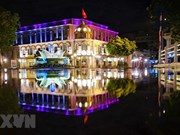 Belleza de Hanoi apacible en la noche de otoño