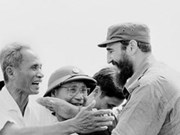 Celebran primera visita de Fidel Castro a Vietnam