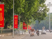 Calles de Hanoi decoradas en conmemoración de Revolución de Agosto