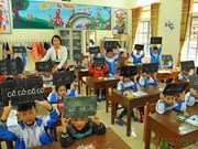 Honran a los docentes vietnamitas en ocasión del Día Nacional del Maestro