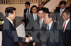  Premier vietnamita dialoga con recién designados diplomáticos