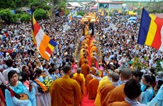Miles de fieles asisten a Festival de Avalokitesvara