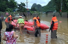  Raúl Castro expresa condolencias a Vietnam por inundaciones