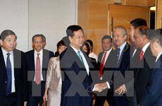 Primer ministro vietnamita dialoga con empresarios singapurenses