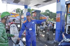  Reducen precio de gasolina en Vietnam