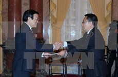 Presidente vietnamita recibe a nuevos embajadores