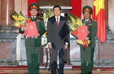 Ascienden a rango de general a dos jefes castrenses vietnamitas