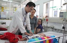 Sector de salud de Hanoi con afán de fomentar calidad de servicios