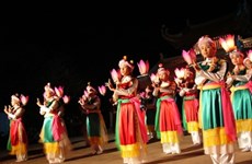 Artistas de Hanoi con esfuerzos para conservar danzas antiguas