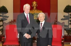 Dirigentes vietnamitas dan bienvenida a presidente islandés