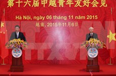 Nguyen Phu Trong y Xi Jinping se reúnen con jóvenes destacados