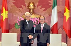 Líder parlamentario vietnamita se reúne con presidente italiano