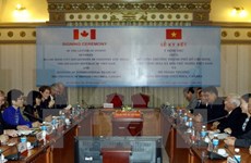  Localidades vietnamita y canadiense forjan cooperación comercial