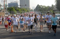 Miles vietnamitas participan en Maratón Terry Fox