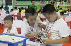 Gana Vietnam premios en evento regional de robótica