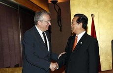 Premier vietnamita continúa actividades en marco de COP21