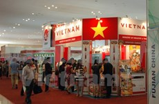 Empresas vietnamitas buscan oportunidades comerciales en feria en Cambodia