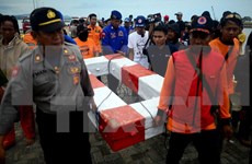 Cesa Indonesia la búsqueda de desaparecidos del barco naufragado