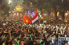 Primeros momentos de Año Nuevo 2016 en Vietnam