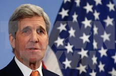 John Kerry arriba a Cambodia