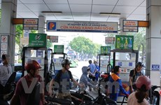 Continúa bajando precio de gasolina en Vietnam