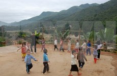 Otorgan en Vietnam becas a alumnos de minorías étnicas