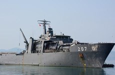 Buque de la Armada singapurense visita Vietnam