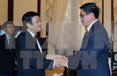 Presidente vietnamita destaca aportes del embajador singapurense a nexos bilaterales