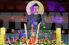Exhiben en Vietnam mayor estatua de Buda hecha de jade